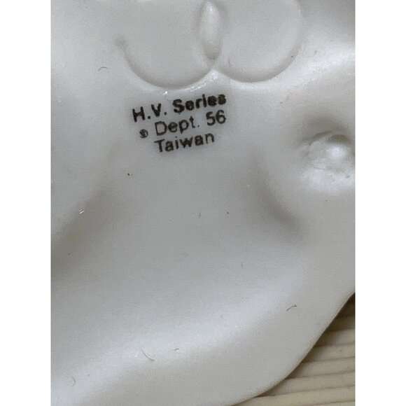 Heritage Village Collection Trimming The North Pole Porcelain Accessory - Picture 12 of 12